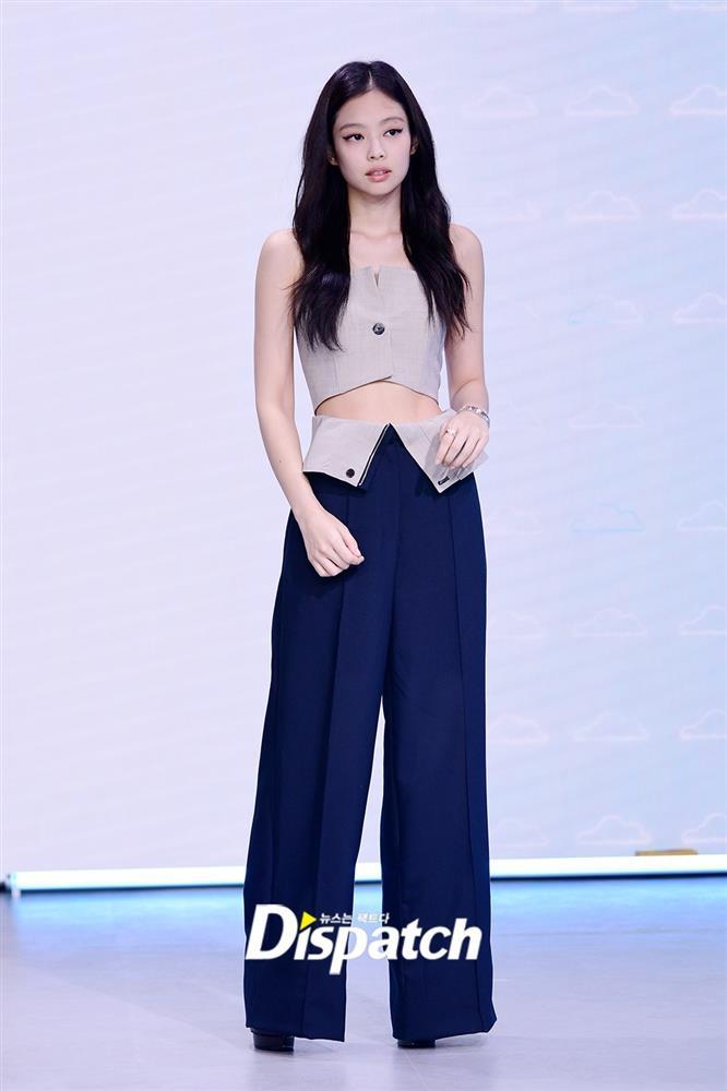 Jennie (Black Pink) khoe eo 54cm sau scandal lộ ảnh nóng-6