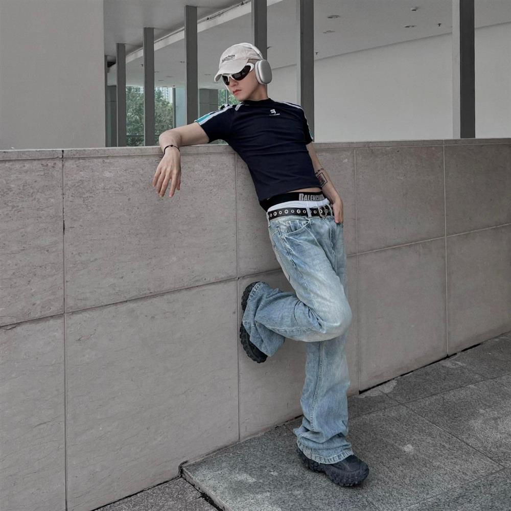 Hari Won diện quần rách toác - Phượng Chanel mix hàng hiệu xịn sò-5