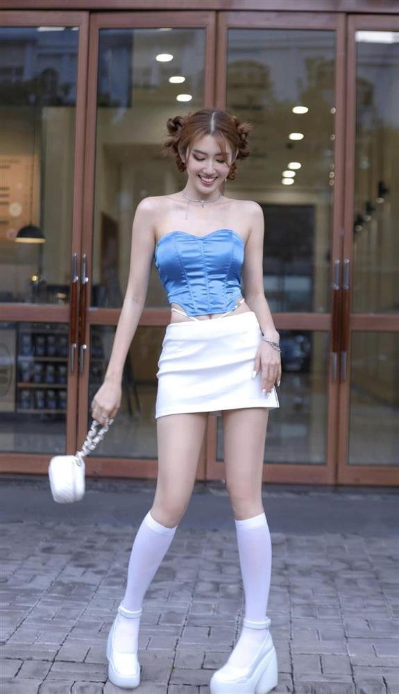 Hari Won diện quần rách toác - Phượng Chanel mix hàng hiệu xịn sò-4