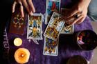Bói bài Tarot hàng ngày - thứ Bảy 15/10/2022: Vấn vương tình cũ