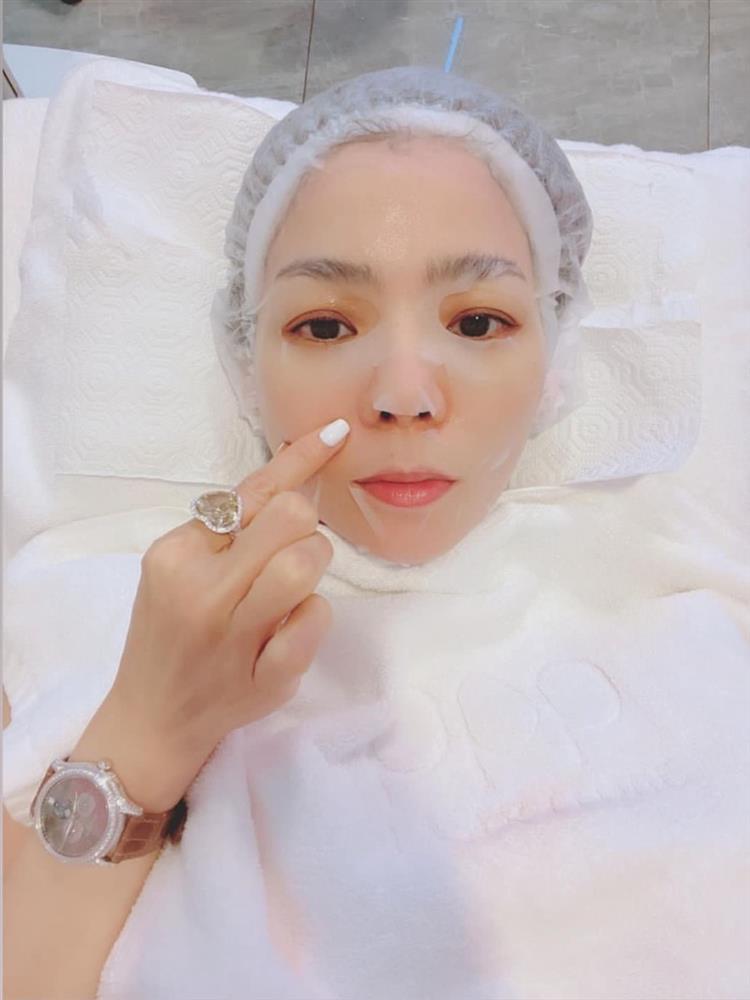 Lệ Quyên chăm sóc da tiện khoe nhẫn mới 50 tỷ là ít-2