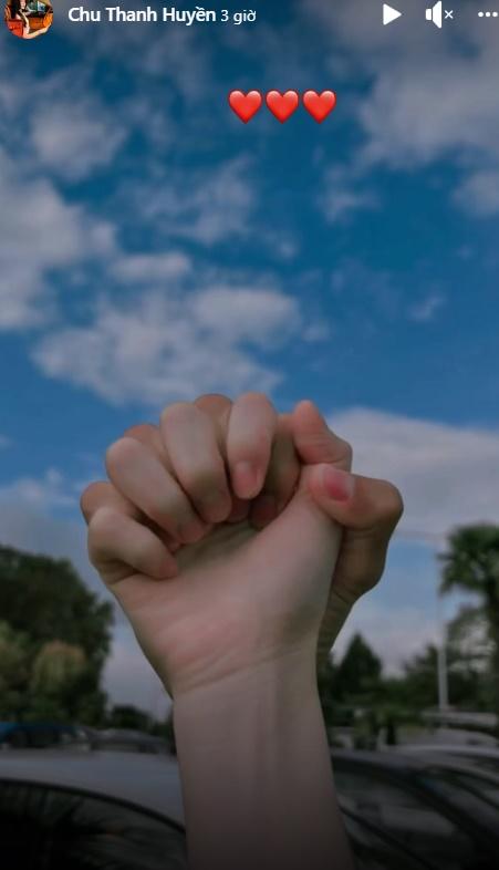 Chu Thanh Huyền gửi loạt ký hiệu yêu Quang Hải từ trời Tây-2