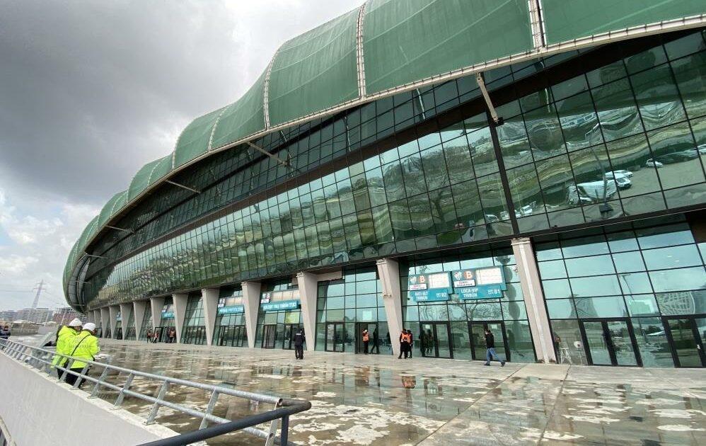 Sân vận động hình cá sấu xanh khổng lồ-6