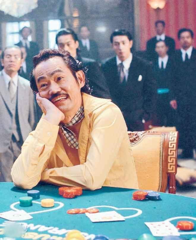 Vợ chồng chủ xóm trọ phim Châu Tinh Trì giờ chật vật, sống nhờ vào tiền trợ cấp-1