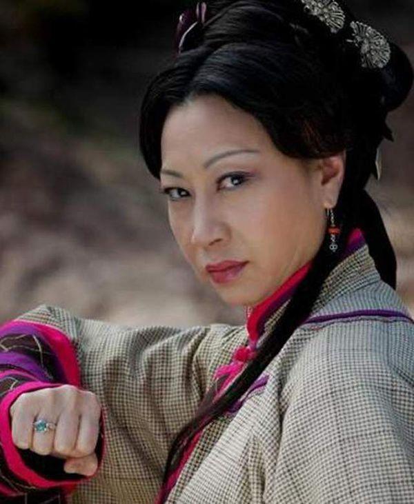 Vợ chồng chủ xóm trọ phim Châu Tinh Trì giờ chật vật, sống nhờ vào tiền trợ cấp-4