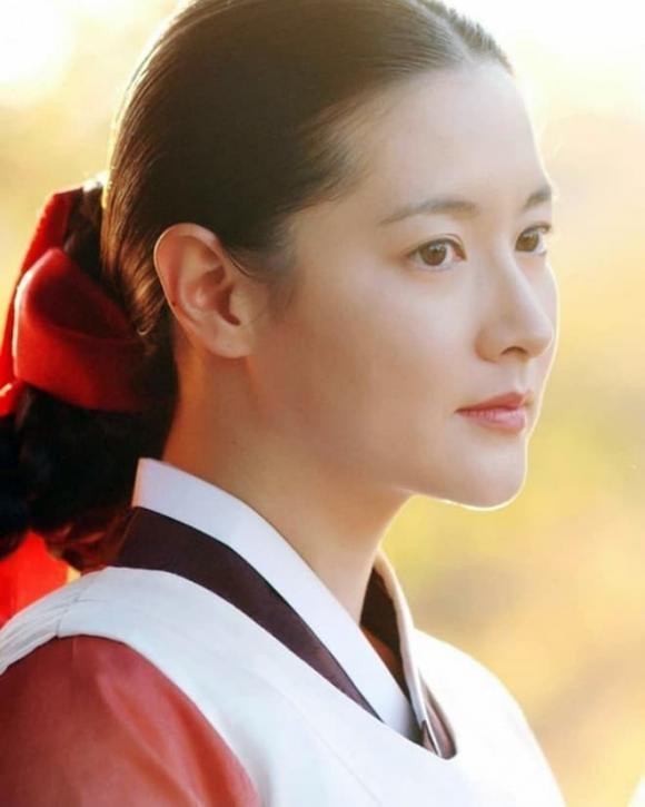 Còn đâu nhan sắc Dae Jang Geum, Lee Young Ae lộ dấu hiệu lão hóa-6