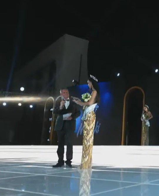 Chiều cao hoa hậu Bảo Ngọc một mình một tầng đêm chung kết-6