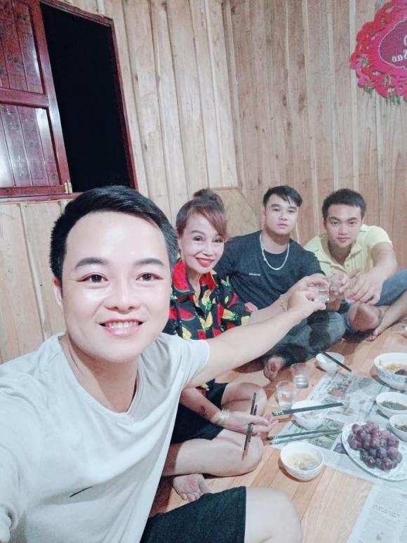 Cô dâu 62 tuổi Thu Sao và chồng trẻ Hoa Cương hiện tại thế nào?-9