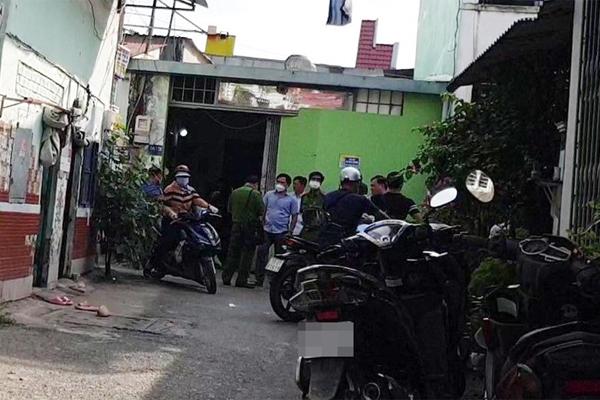 Đi học về, cậu bé thất kinh khi thấy bố mẹ chết gục trong nhà-1