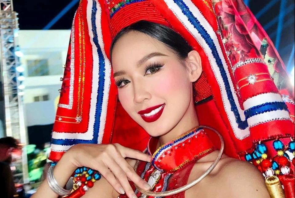 Hoa hậu Bảo Ngọc học làm tóc, thử trang phục và layout đến 5h sáng-4