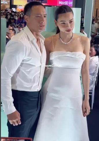 Hà Hồ - Kim Lý tái xuất sau vụ mất trộm, thần sắc ra sao?-3