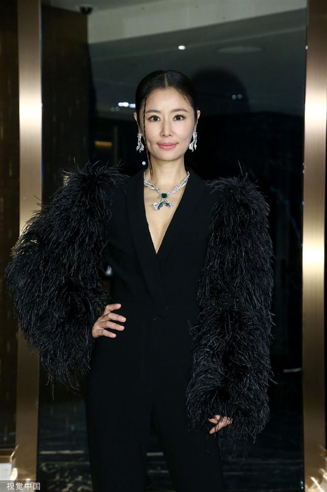 Lâm Tâm Như có lép vế khi đứng cạnh Lâm Hy Lôi?-4