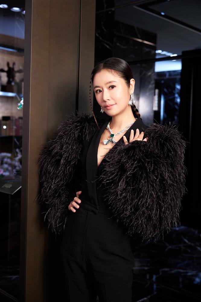 Lâm Tâm Như có lép vế khi đứng cạnh Lâm Hy Lôi?-6