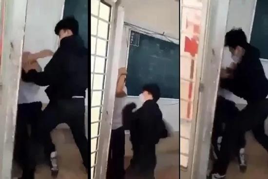 Xôn xao clip nam sinh 'tẩn' bạn như đấm bốc ngay trong lớp