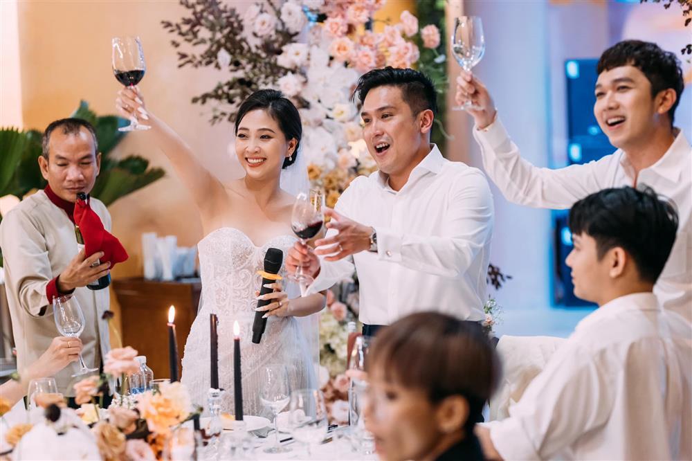 Thanh Duy mặc lạc quẻ dự đám cưới Liêu Hà Trinh tập 2-9