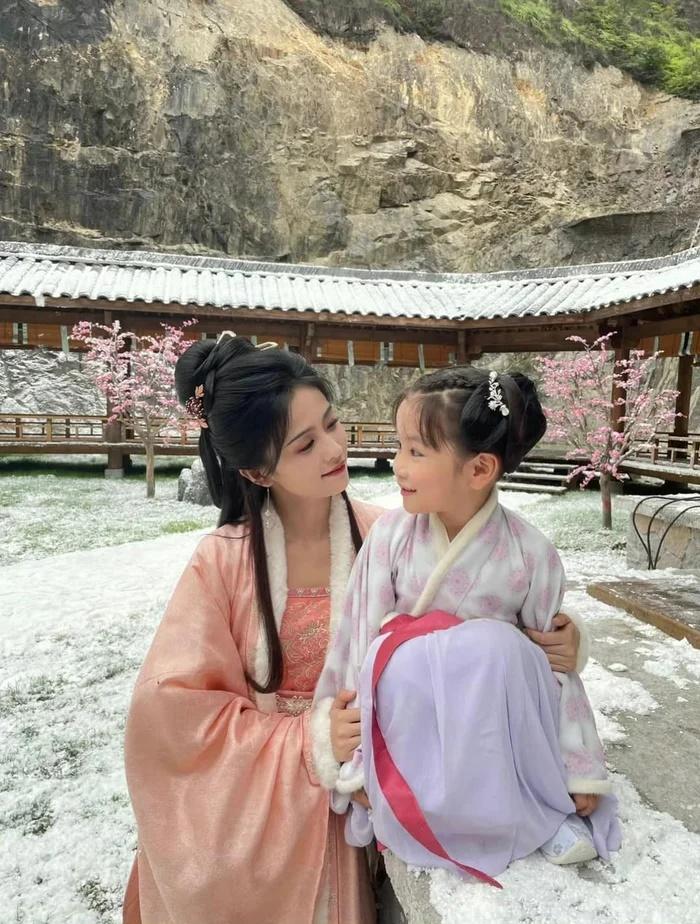 Bạch Lộc công khai có con, danh tính bố đứa bé là người cực thân quen?-2