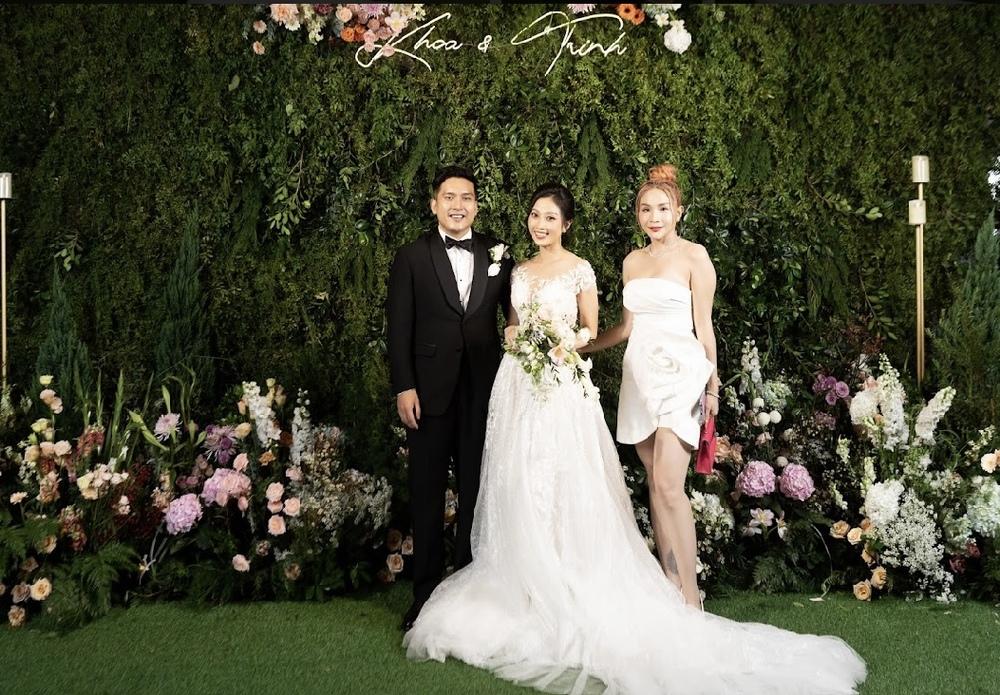 Thanh Duy mặc lạc quẻ dự đám cưới Liêu Hà Trinh tập 2-18