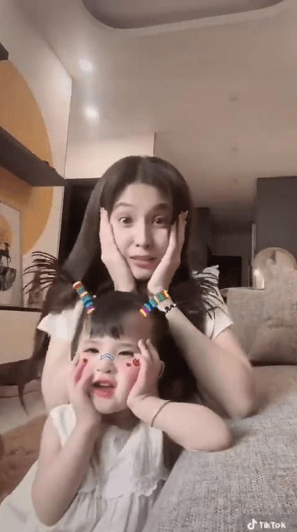 Con gái Jack bắt trend cùng mẹ cực kỳ chuyên nghiệp-1