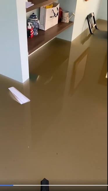 Nhà và biệt thự của Long Nhật ở Huế bị ngập nặng-1