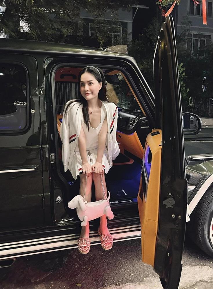 Đoàn Di Băng, Hiền Hồ rút ví không tiếc tay cho món đồ độc lạ-1