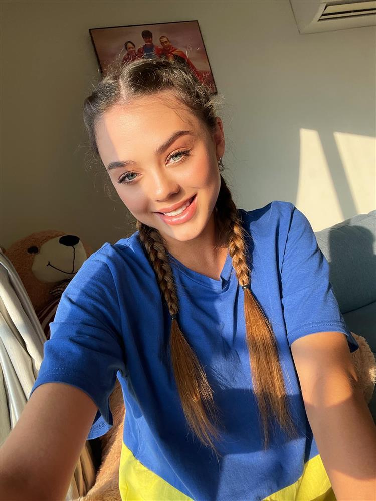 Mê mẩn em vợ ngoại quốc cực xinh của thủ môn Bùi Tiến Dũng-6