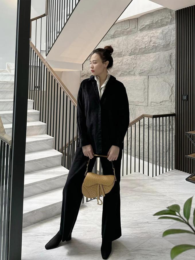 Đàm Thu Trang khoe túi Dior hàng hiếm-1