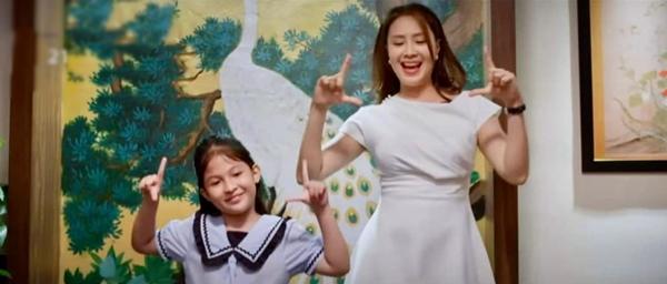 Sao nhí đóng con gái Hồng Diễm: Xinh xắn như búp bê, nhỏ tuổi nhưng cực đa tài-1