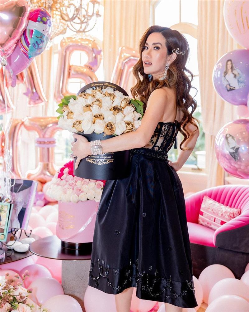 Nữ tỷ phú Việt đi sắm hàng hiệu, mang theo 4 vệ sĩ chỉ để xách đồ-3