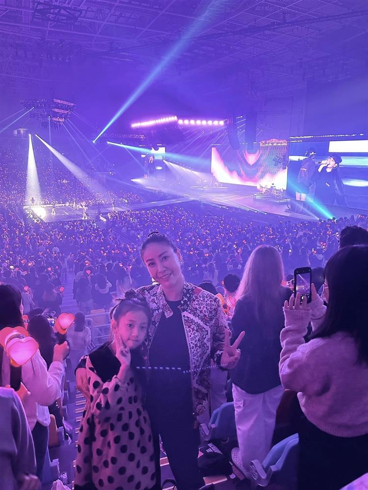 Con gái Hà Kiều Anh gây sốt với visual tại concert BlackPink-1