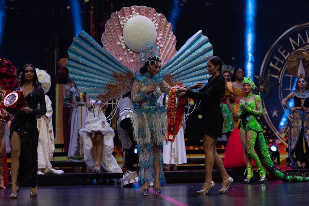 Những bộ quốc phục Việt chiến thắng tại đấu trường quốc tế-2