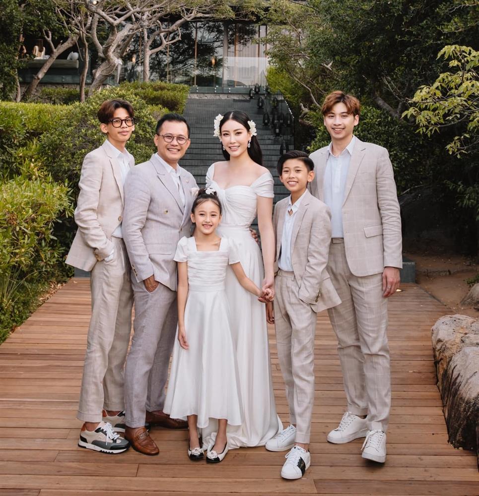 Con gái Hà Kiều Anh gây sốt với visual tại concert BlackPink-14