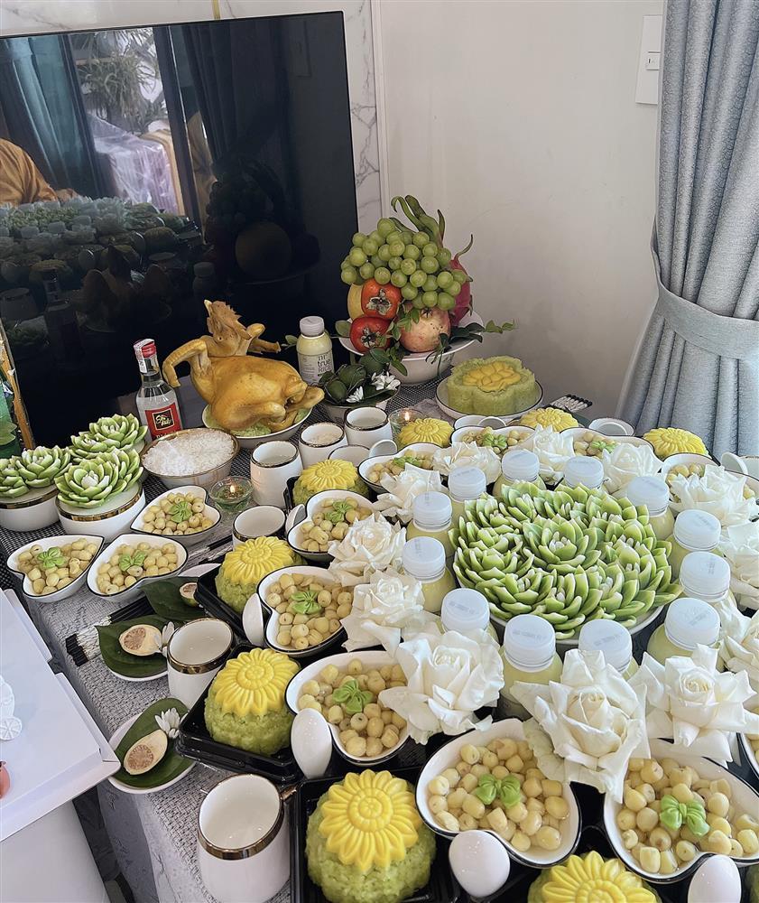 Lóa mắt tiệc đầy tháng con trai trung vệ nổi tiếng tuyển Việt Nam-7