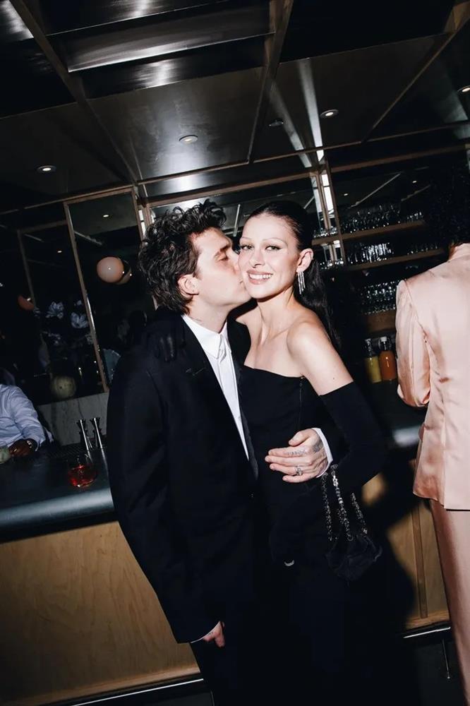 Phong cách của Selena Gomez, Hailey Bieber tại sự kiện-7