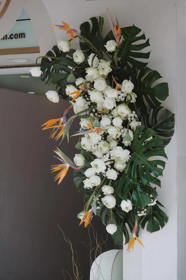 Đỗ Mỹ Linh chọn 2 loại hoa đặc biệt trang trí lễ ăn hỏi-5