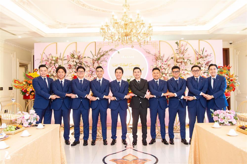 Con trai bầu Hiển đi xe 21 tỉ, dẫn đoàn xích lô sang ăn hỏi Đỗ Mỹ Linh-5