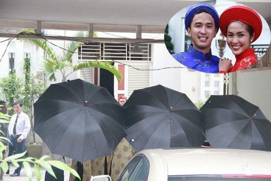 Đỗ Mỹ Linh và sao Việt cưới doanh nhân phải che ô bảo đảm riêng tư-10