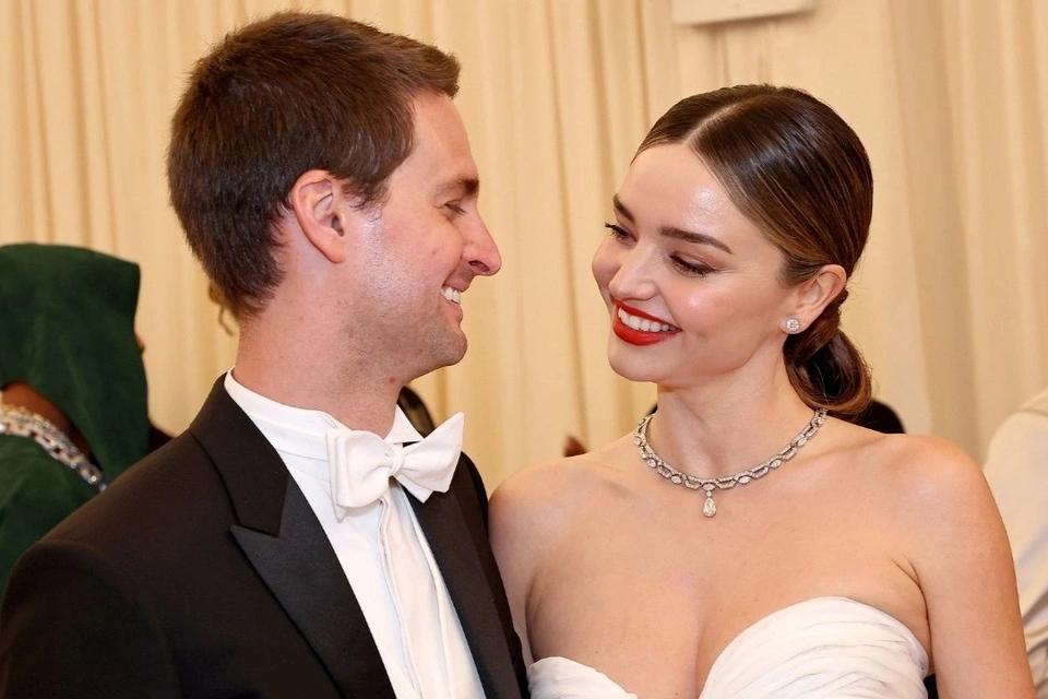 Đế chế 3,4 tỷ USD của vợ chồng siêu mẫu Miranda Kerr-1