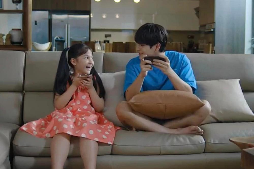 Con trai sốc vì cảnh nóng của bố ở phim Việt giờ vàng-6