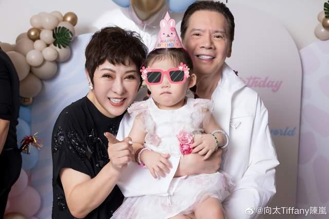 Con trai ông trùm Hong Kong níu kéo vợ sau tin ngoại tình-2