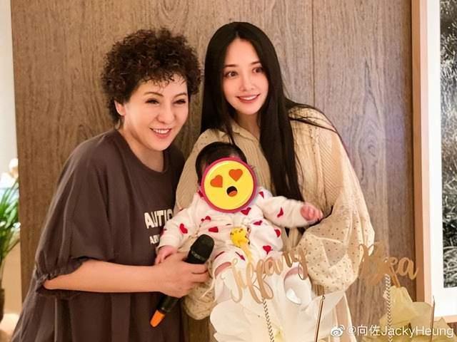 Con trai ông trùm Hong Kong níu kéo vợ sau tin ngoại tình-3