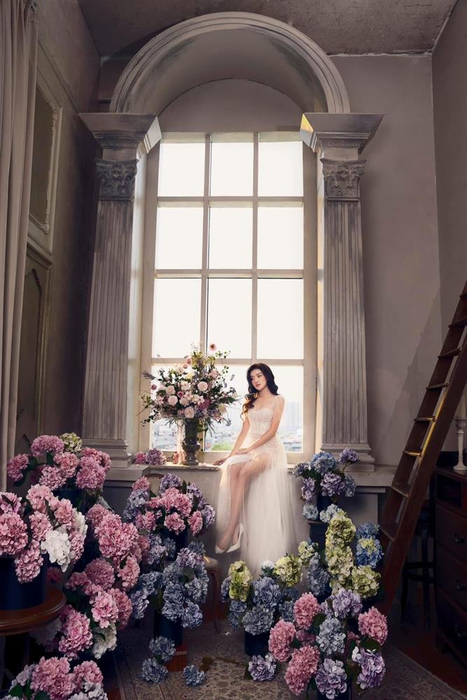 Thêm 1 Á hậu Vbiz tung ảnh cưới gây sốt dù không biết chú rể là ai-2