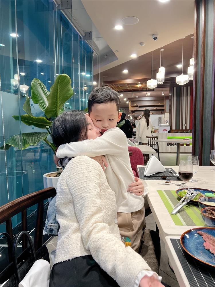 Làm mẹ đơn thân, Ly Kute có cách dạy con nhiều người phải nể-9