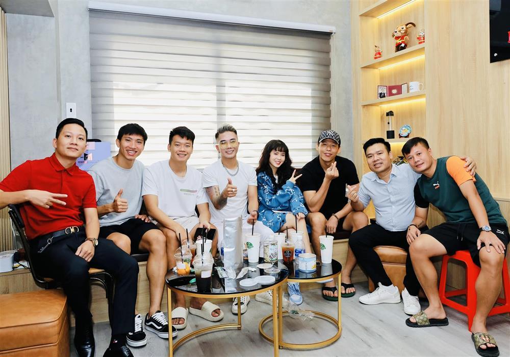 Tin showbiz Việt ngày 18/10: Con trai Lê Dương Bảo Lâm nhập viện-7