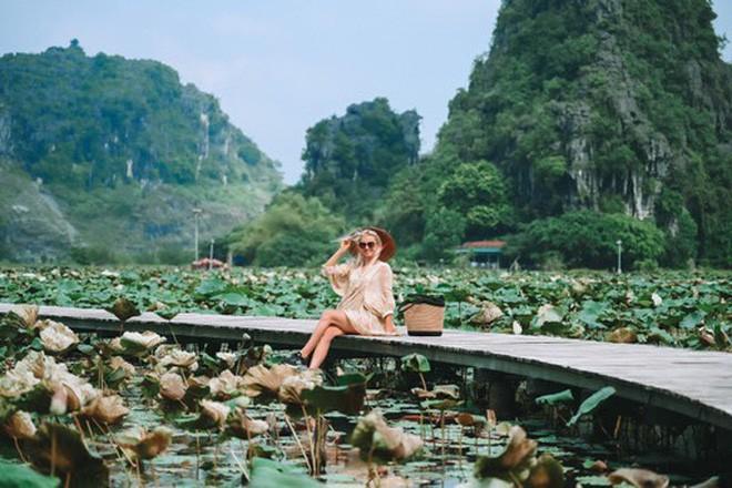 Cảnh sắc Thu ở Hang Múa hút khách du lịch-3