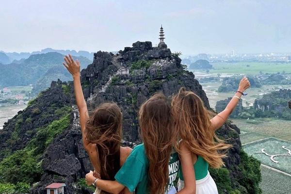 Kết hôn với người lạ sau lần hỏi đường khi du lịch-3