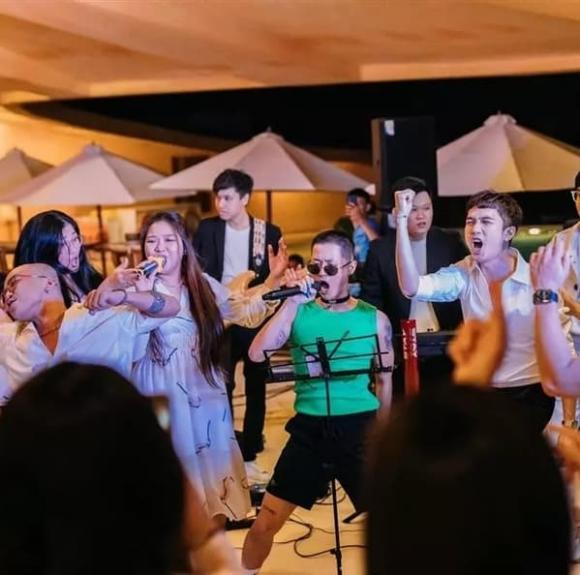 Phản ứng của sao Việt khi mặc sai dresscode-11