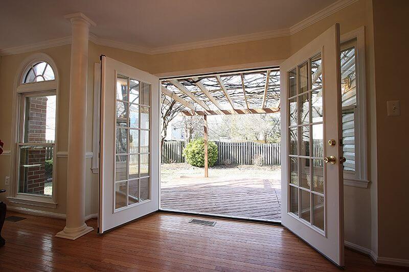 Cửa chính mở ra hay mở vào mới đúng chuẩn phong thủy?-3