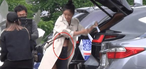 Lâm Tâm Như bị chụp lén: Cơ bụng tuổi 46 đáng kinh ngạc-3