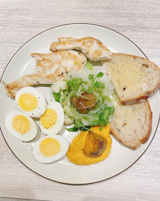 Lâm Tâm Như bị chụp lén: Cơ bụng tuổi 46 đáng kinh ngạc-5