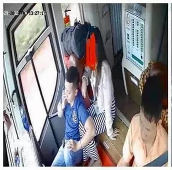 Nhân viên nhà xe quấy rối nữ hành khách: Xuất hiện cảnh phản dame-1